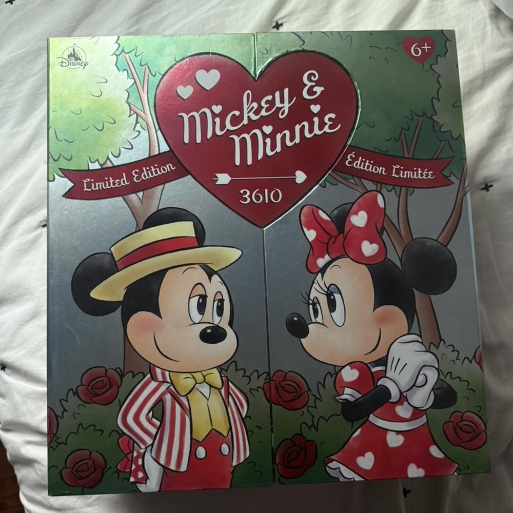 Disney Mickey & Minnie Limited Edition Action Figures - Red and Black - Picture 2 of 3